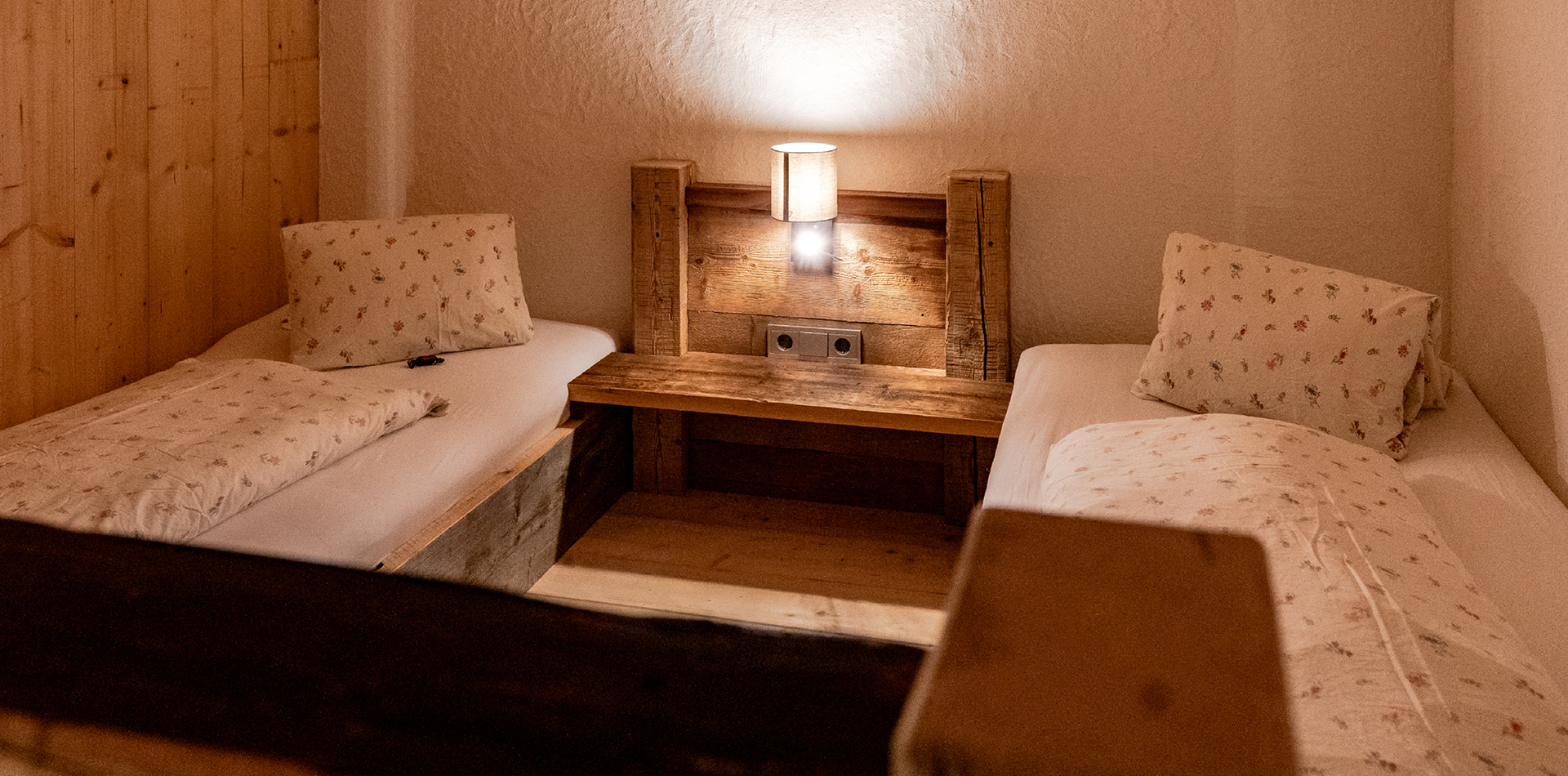 berggasthof-steckholzer-familienzimmer-kinderzimmer-einzelbetten © Tourismusverband Wipptal / Helena Beermeister