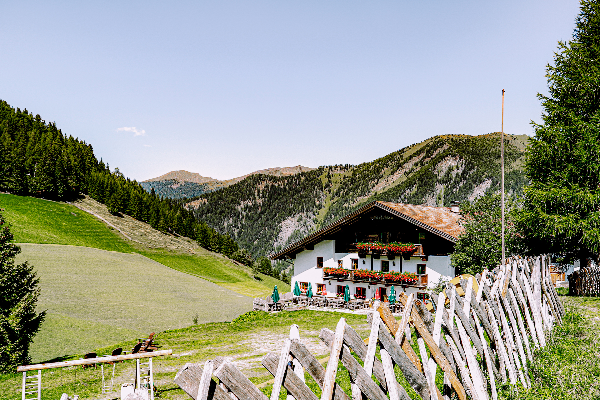 berggasthof-steckholzer-aussenansicht-sommer
