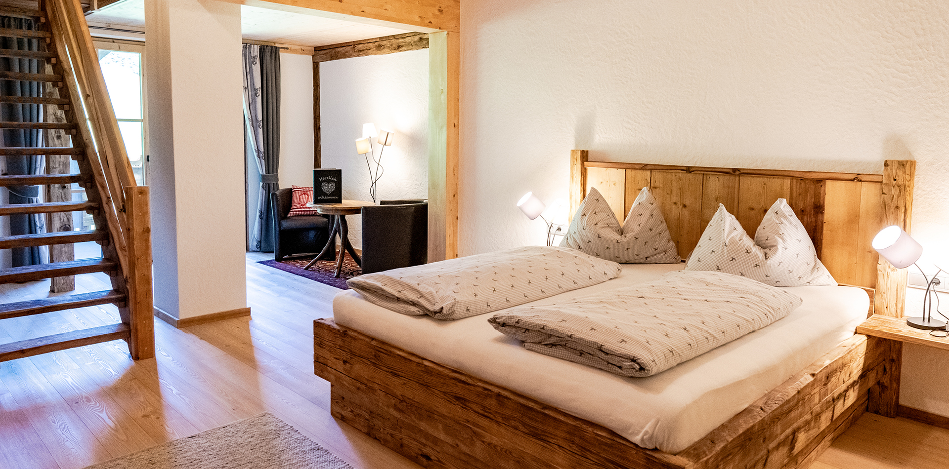 berggasthof-steckholzer-familienzimmer-mit-leseecke