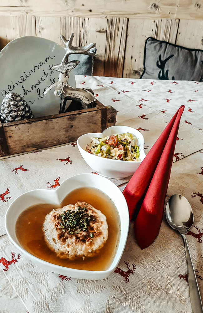 berggasthof-steckholzer-kaspressknoedel-suppe